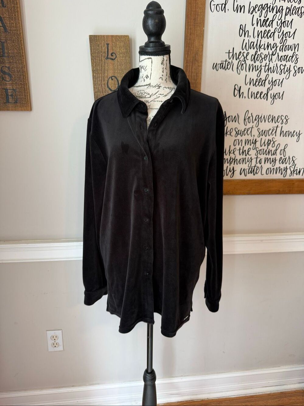 Calvin Klein Women's Velvet Velour Long Sleeve Button Front Top Black Size XL